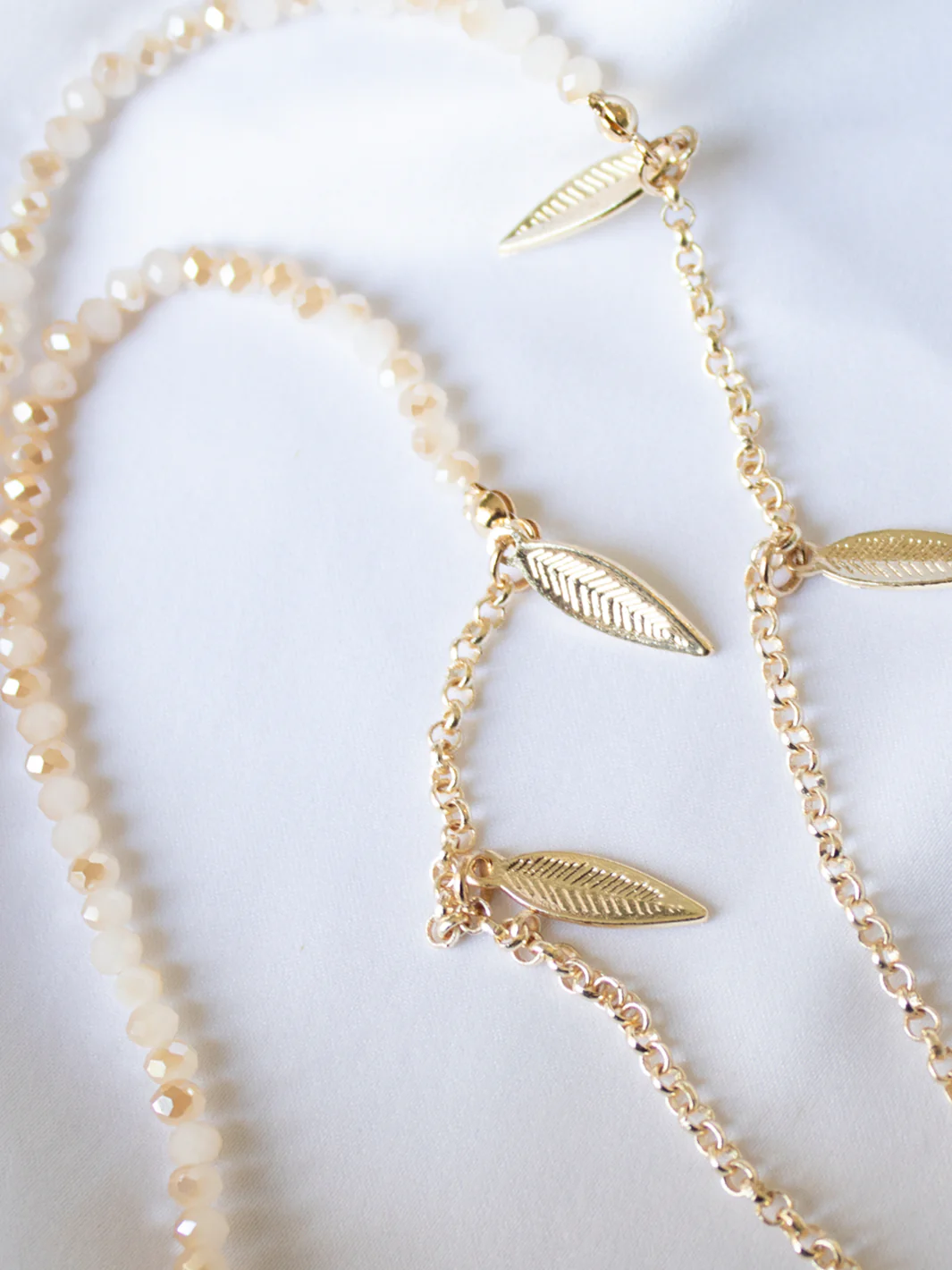 11_sunny Cords Bead It Beige Feathers_1