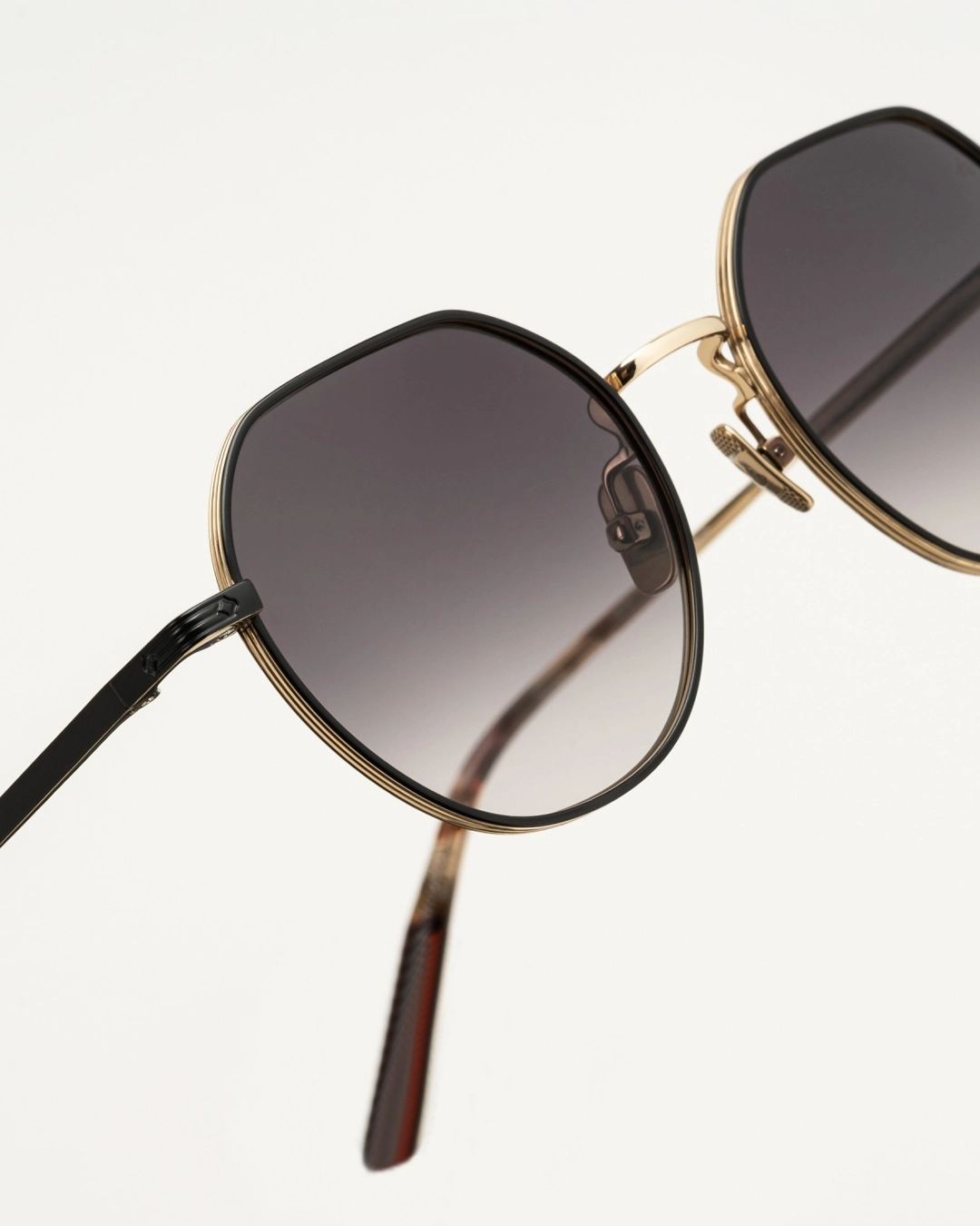 Einstoffen Solarpoet Black & Gold 49-18 140_03